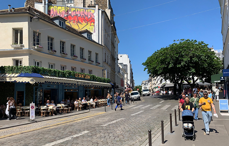 Rue des Abbesses - Montmartre